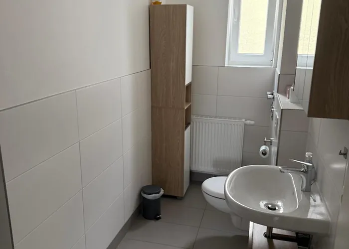 Tolles In Magdeburg-salbke Mit Balkon Und Wifi * Magdeburgo