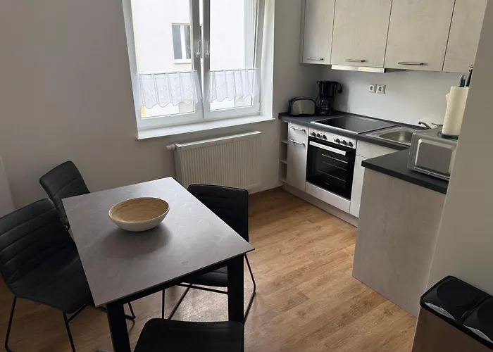 Tolles In Magdeburg-salbke Mit Balkon Und Wifi * Magdeburgo