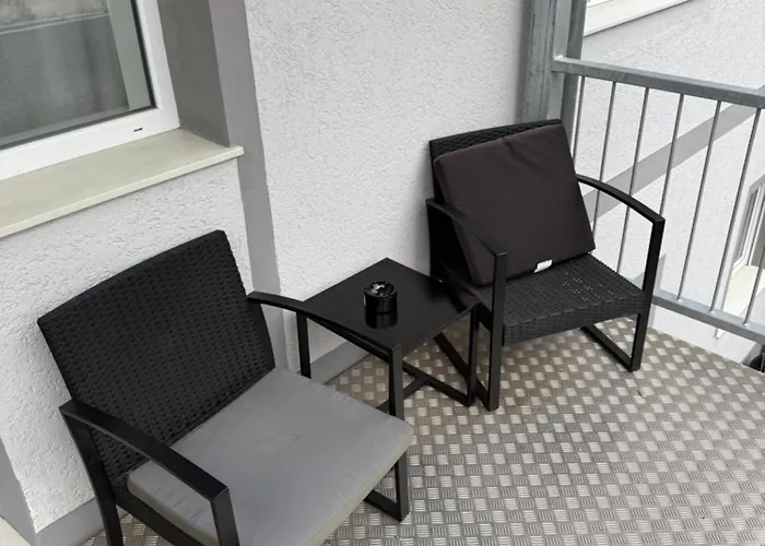 Tolles In Magdeburg-salbke Mit Balkon Und Wifi Apartamento *